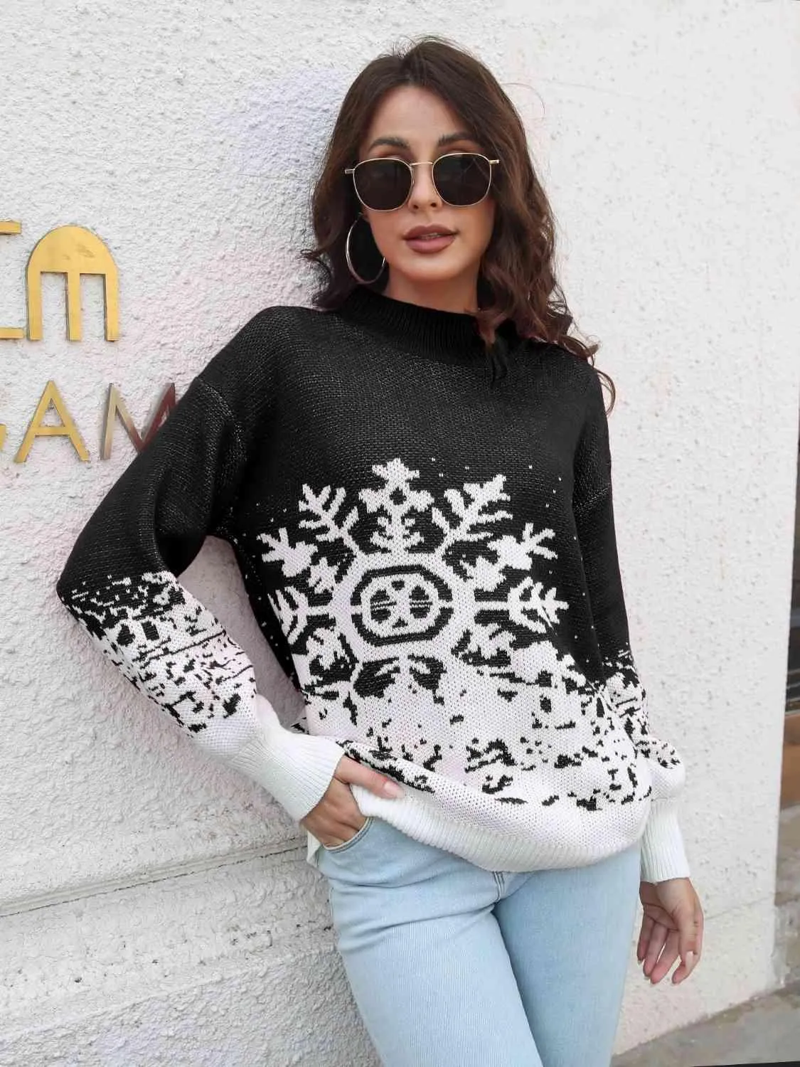 Elegant Diamond Print Winter Turtleneck Sweater